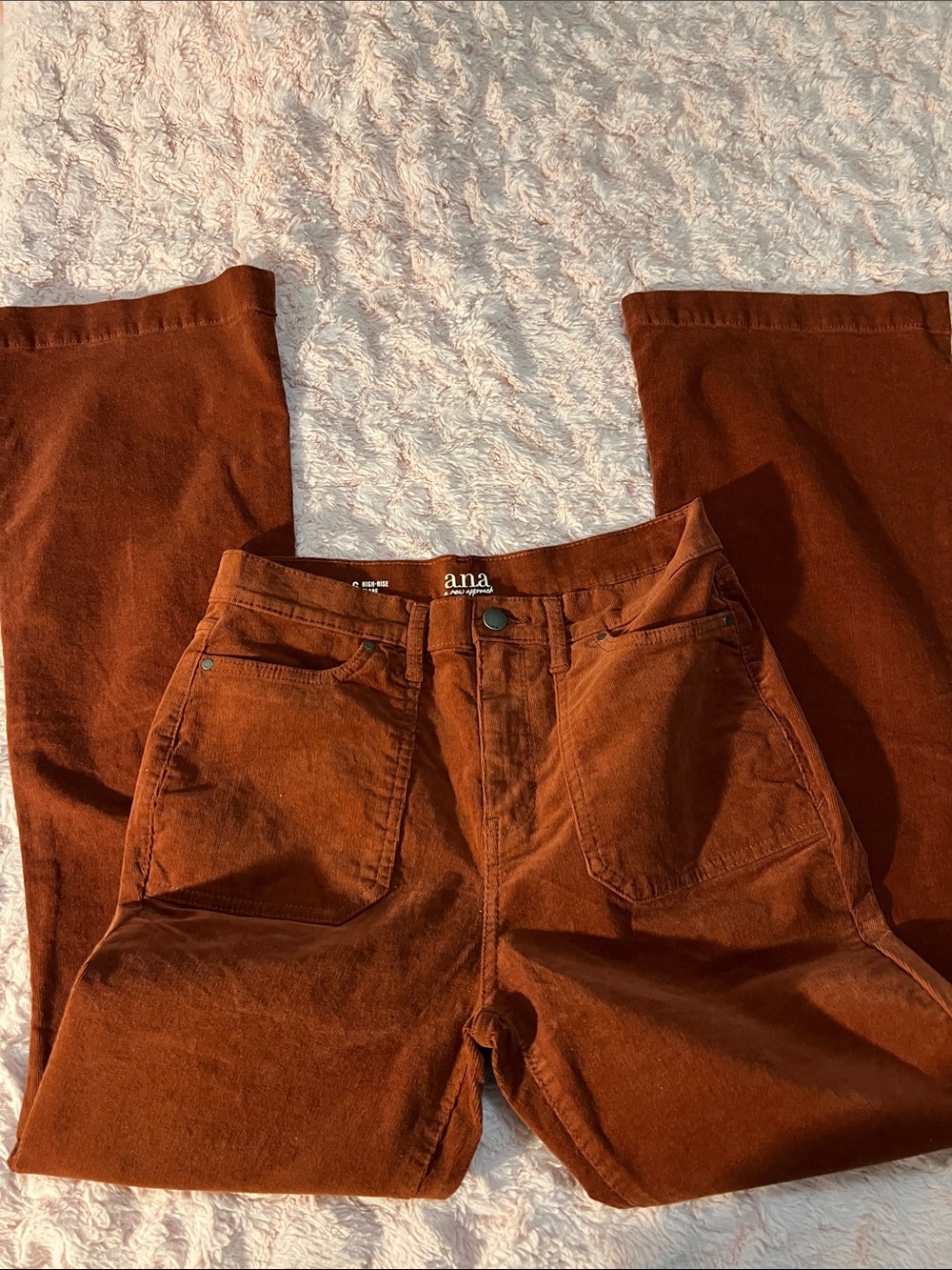 a.n.a Women’s Flare High Rise Corduroy Pants/Jeans Rust Colored
